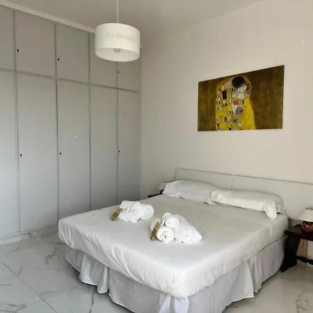 Appartement Holidays In At Luigi's *
