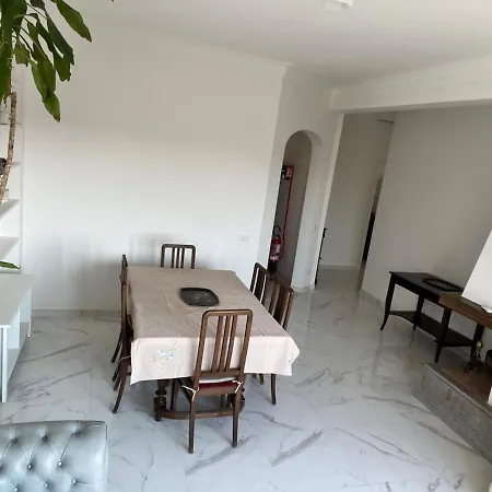Appartement Holidays In At Luigi's